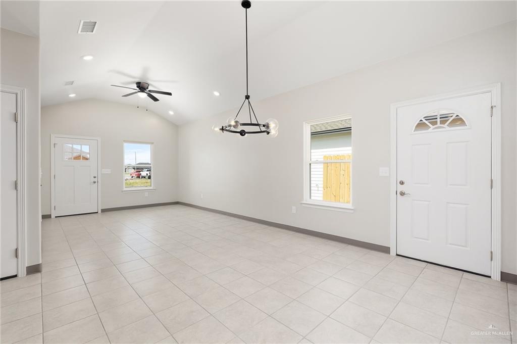 Photo 3 of 2424 Valley Circle