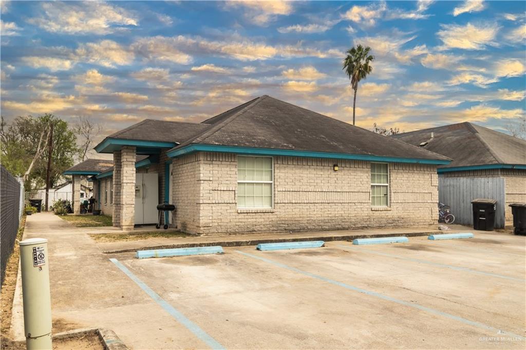 Photo 3 of 429 Adams Avenue