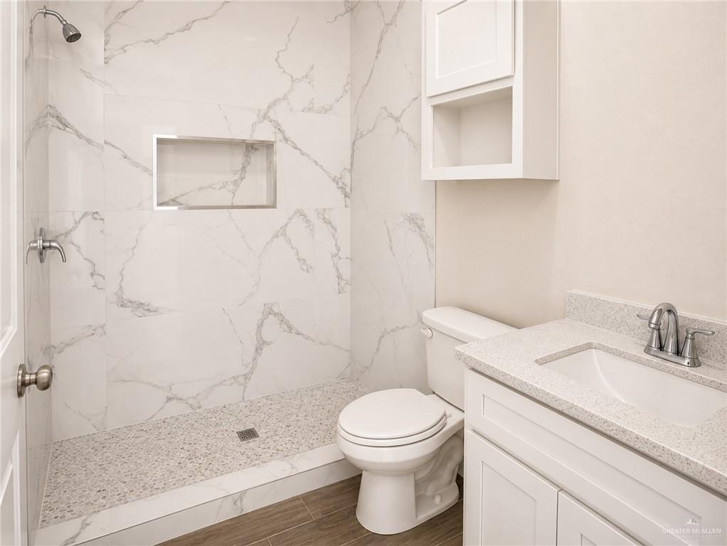 Photo 11 of 2322 Thornton Avenue