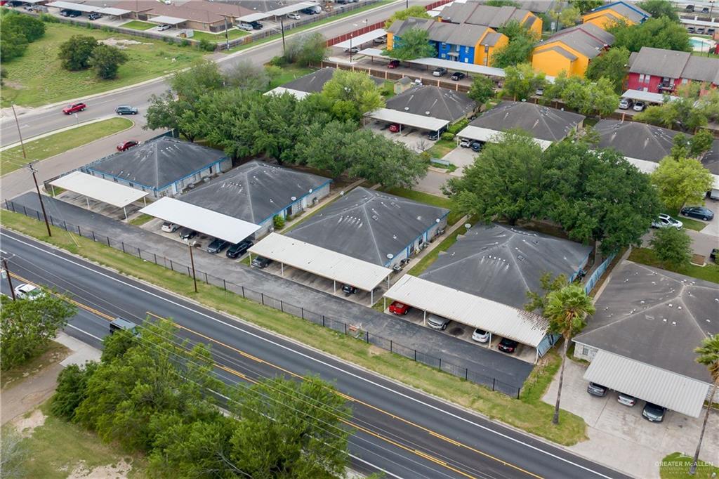 Photo 3 of 1820 Jason Avenue