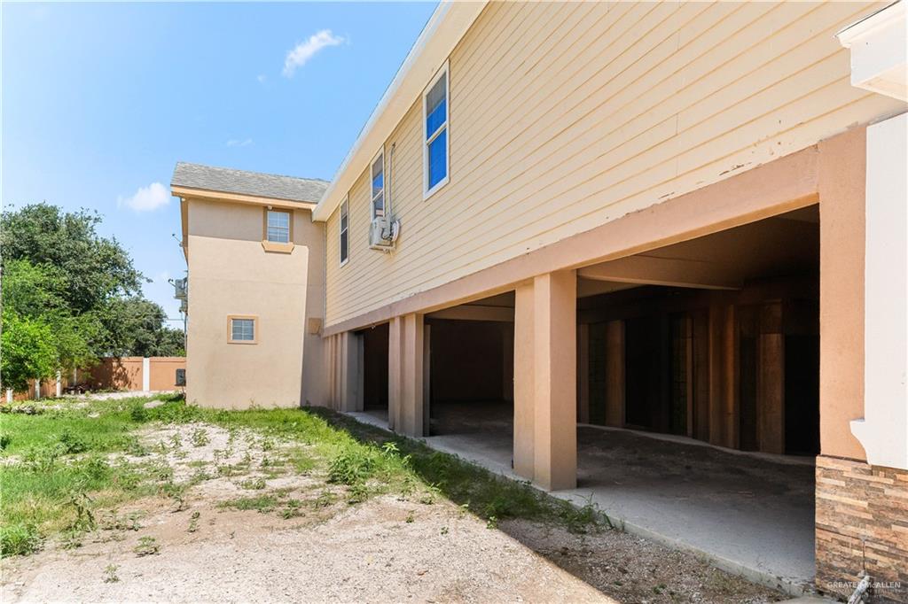 Photo 22 of 1101 Greenbriar Avenue