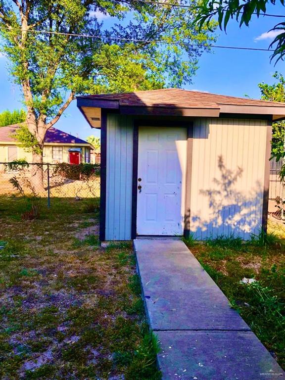 Photo 16 of 904 El Campo Drive