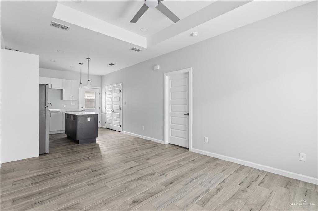 Photo 3 of 1612 Clinton Street