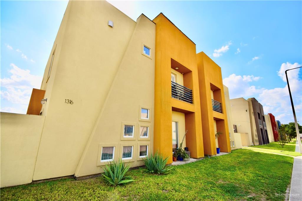 Photo 2 of 1316 Camellia Avenue