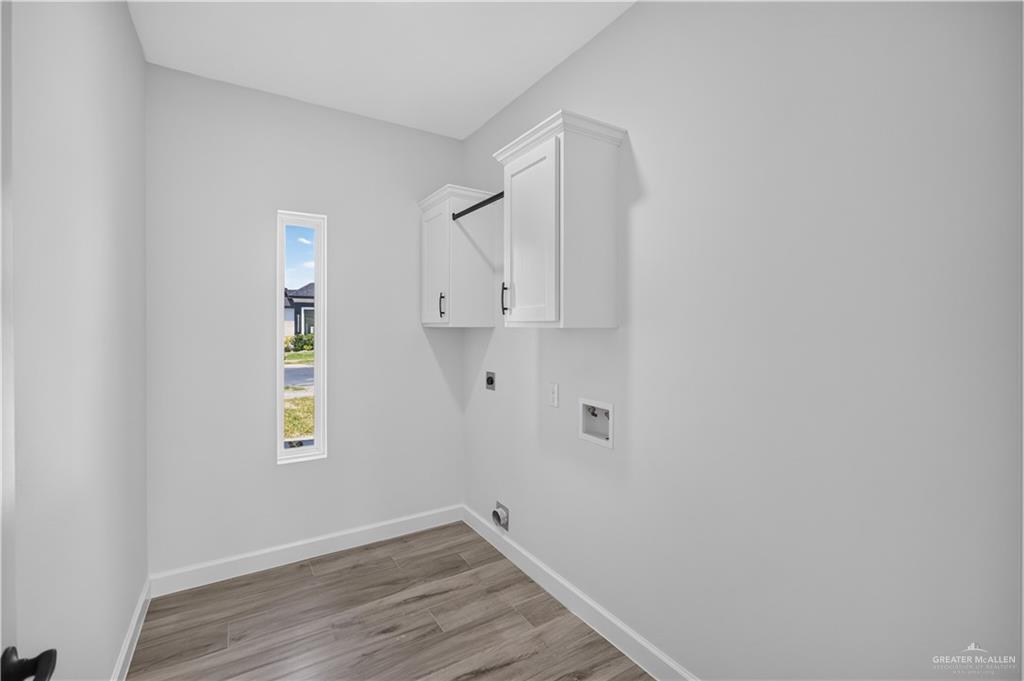 Photo 22 of 808 Brushfield Avenue