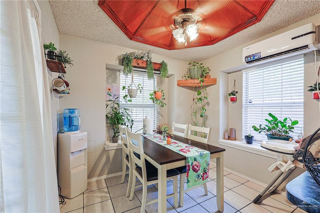 Photo 9 of 2811 La Mora Lane