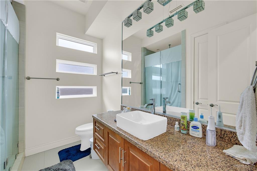 Photo 15 of 2408 Holland Avenue