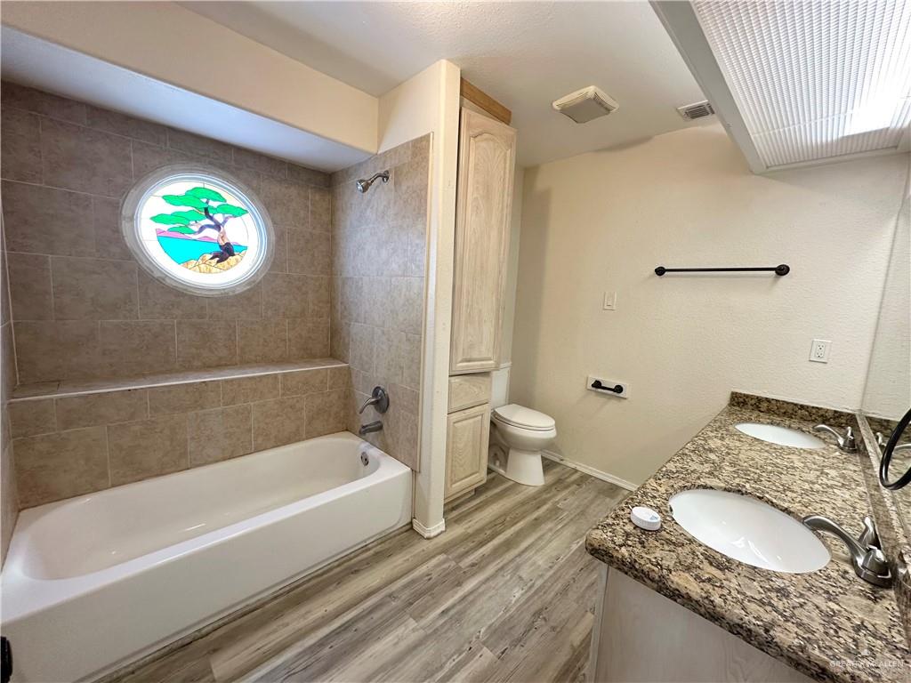 Photo 7 of 1301 Quail Avenue