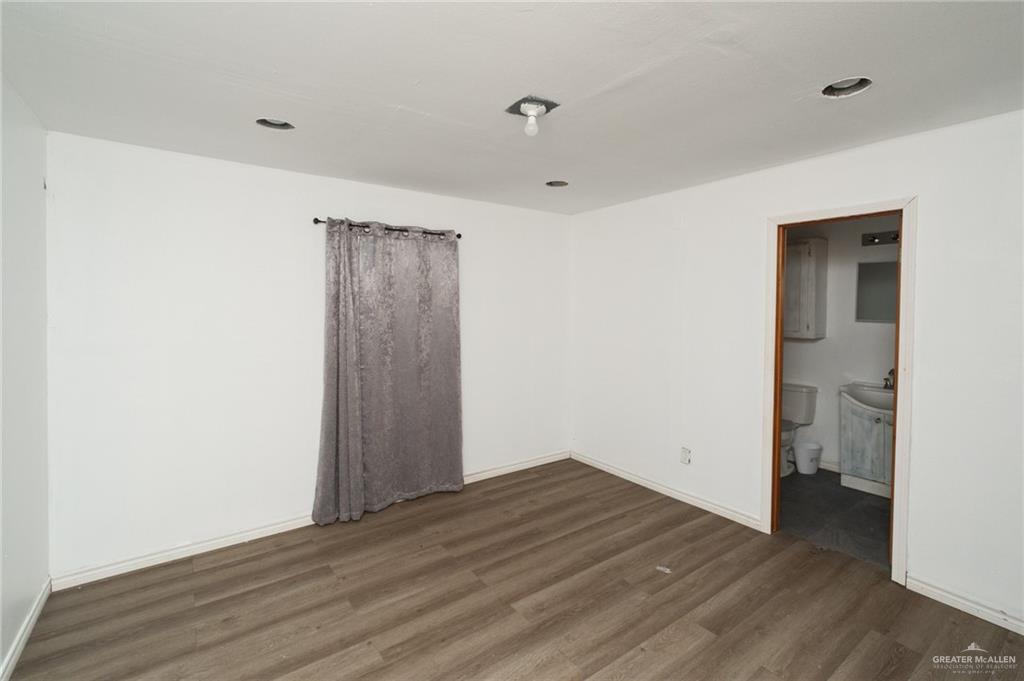 Photo 10 of 4704 Uranus Street