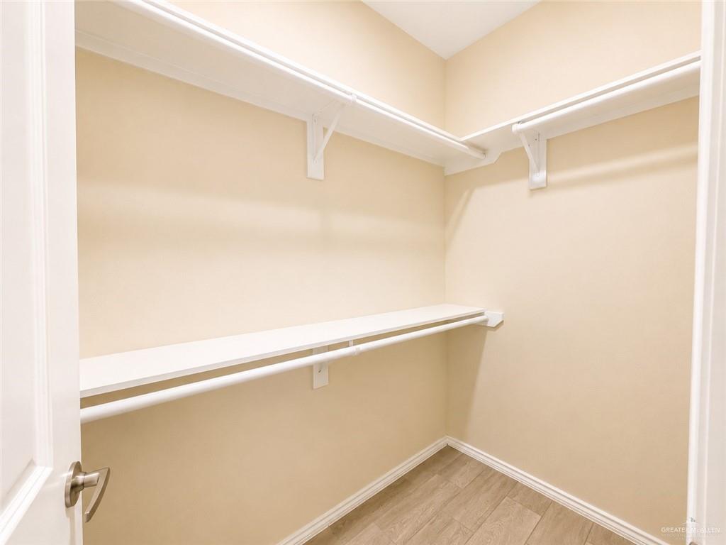 Photo 8 of 5106 Hiawatha Drive