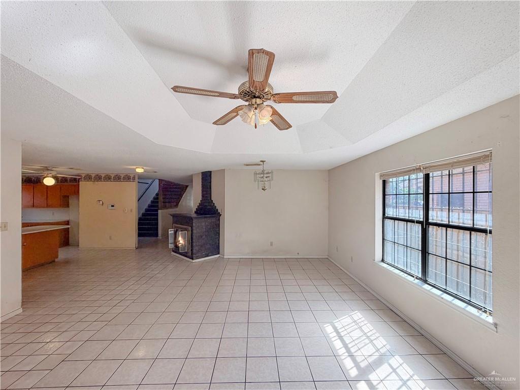 Photo 6 of 2211 Hackberry Avenue