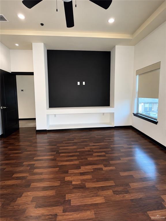 Photo 3 of 4217 Colbath Avenue #250b