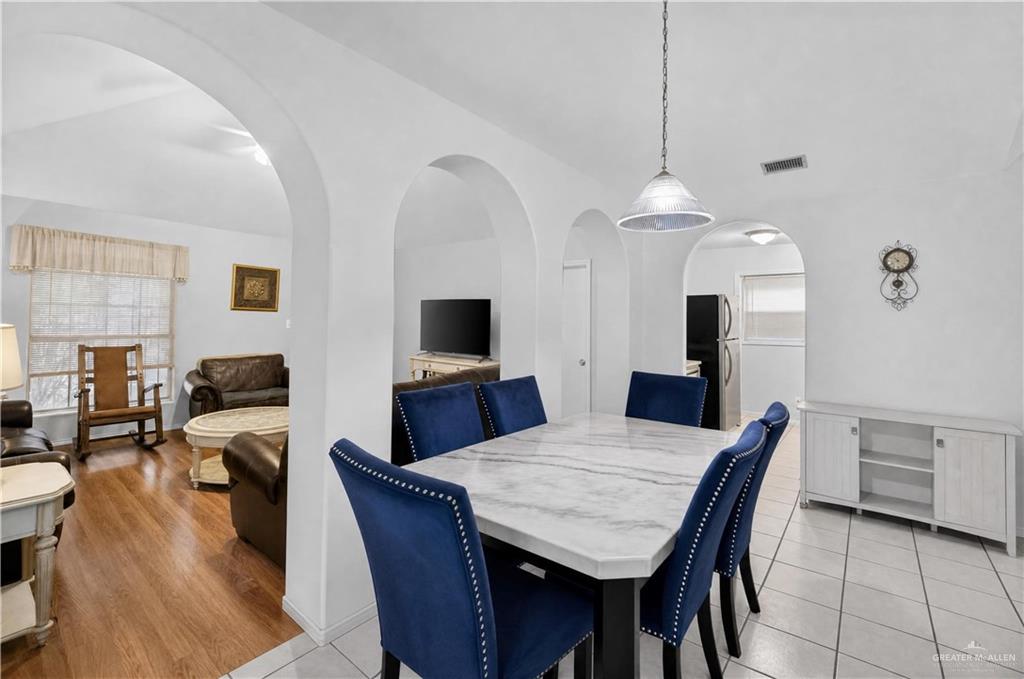 Photo 8 of 2507 Grandora Drive
