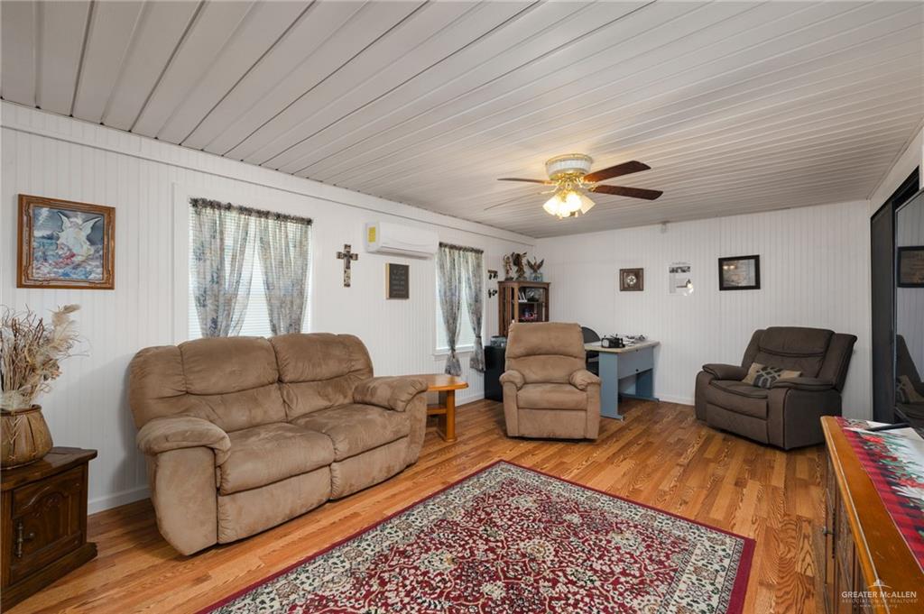 Photo 3 of 3006 Spur Drive