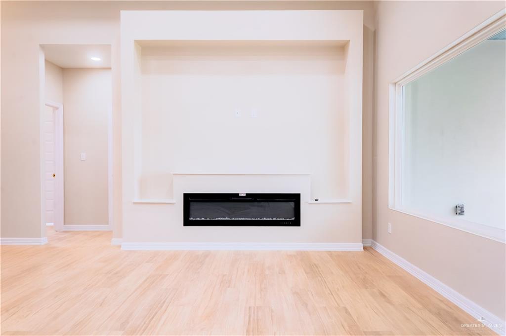 Photo 4 of 3008 Retama Street