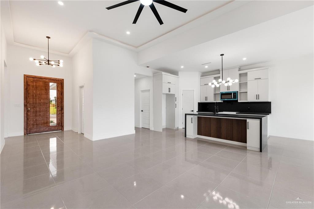 Photo 5 of 2300 Zinnia Street