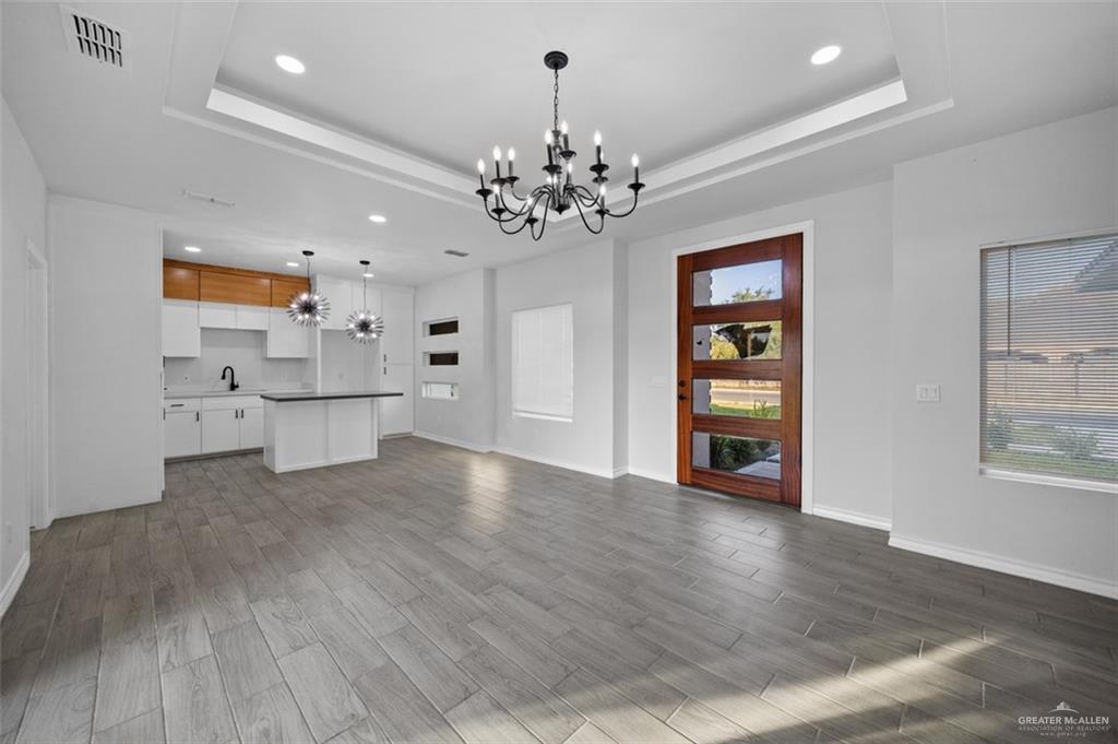 Photo 4 of 2412 San Pascual Street