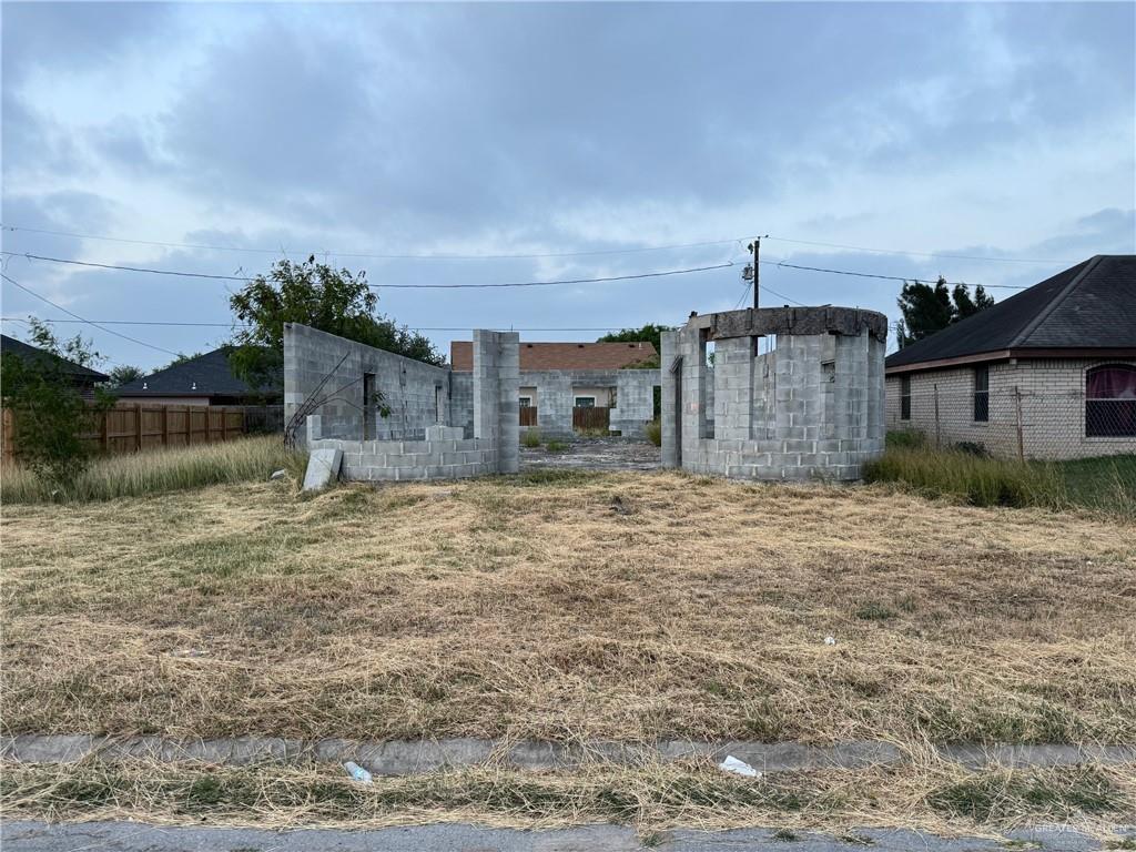 Photo 2 of 703 Scurlock Drive