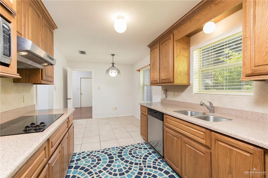 Photo 10 of 100 Iris Avenue
