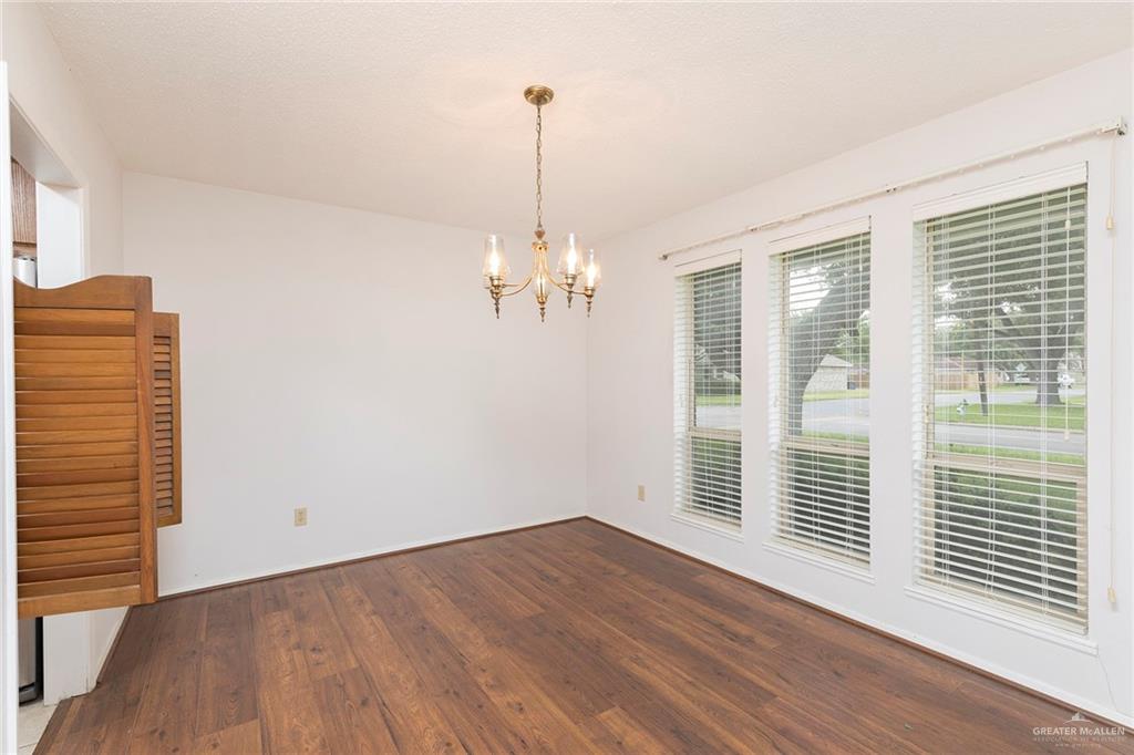 Photo 8 of 100 Iris Avenue