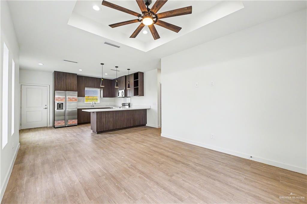 Photo 3 of 5800 Ozark Avenue