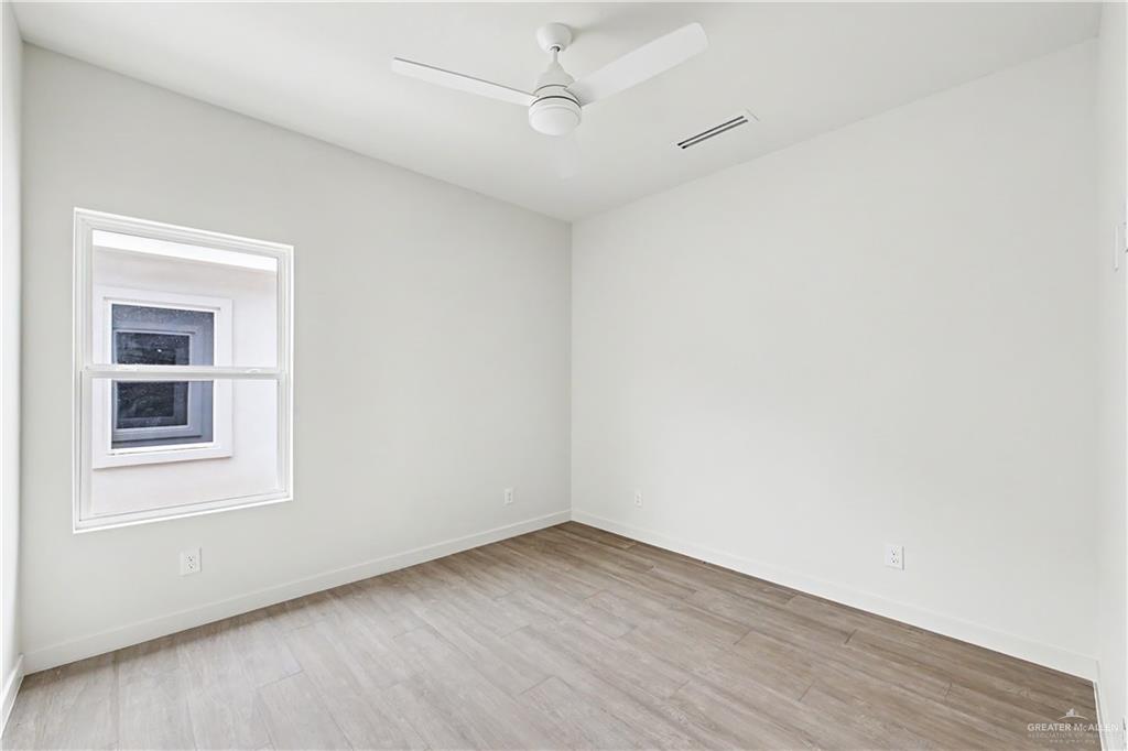 Photo 9 of 5800 Ozark Avenue
