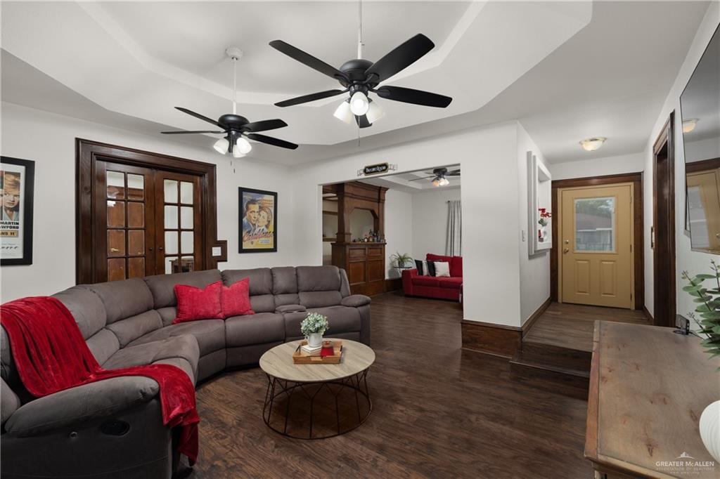 Photo 4 of 110 Penitas Avenue