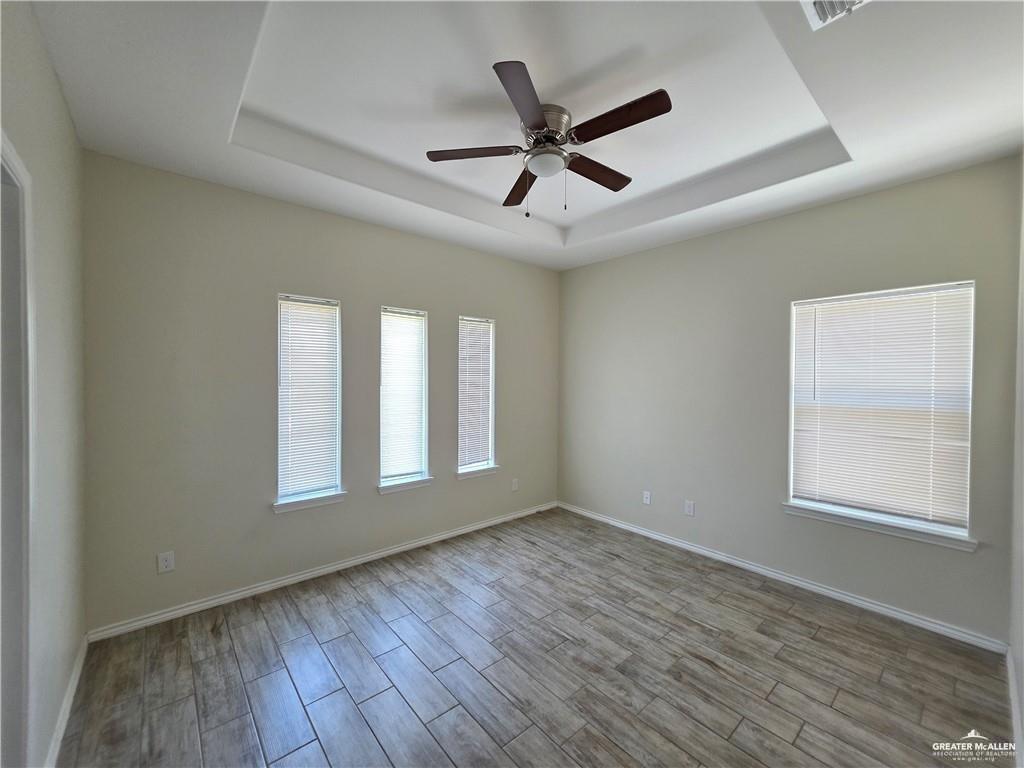 Photo 5 of 5005 Hiawatha Drive