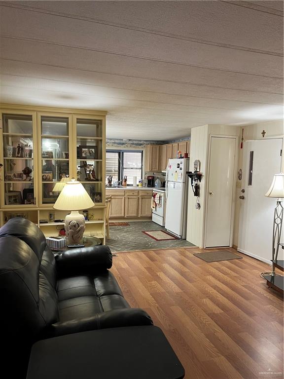 Photo 5 of 2802 Mesa Verde Drive