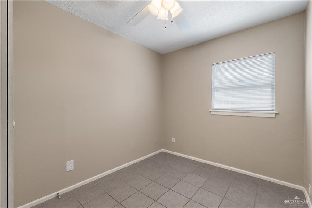 Photo 8 of 1422 Gardenia Avenue