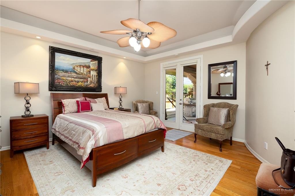 Photo 13 of 4002 San Clemente Street