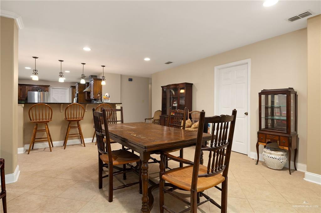 Photo 7 of 321 Peter Street
