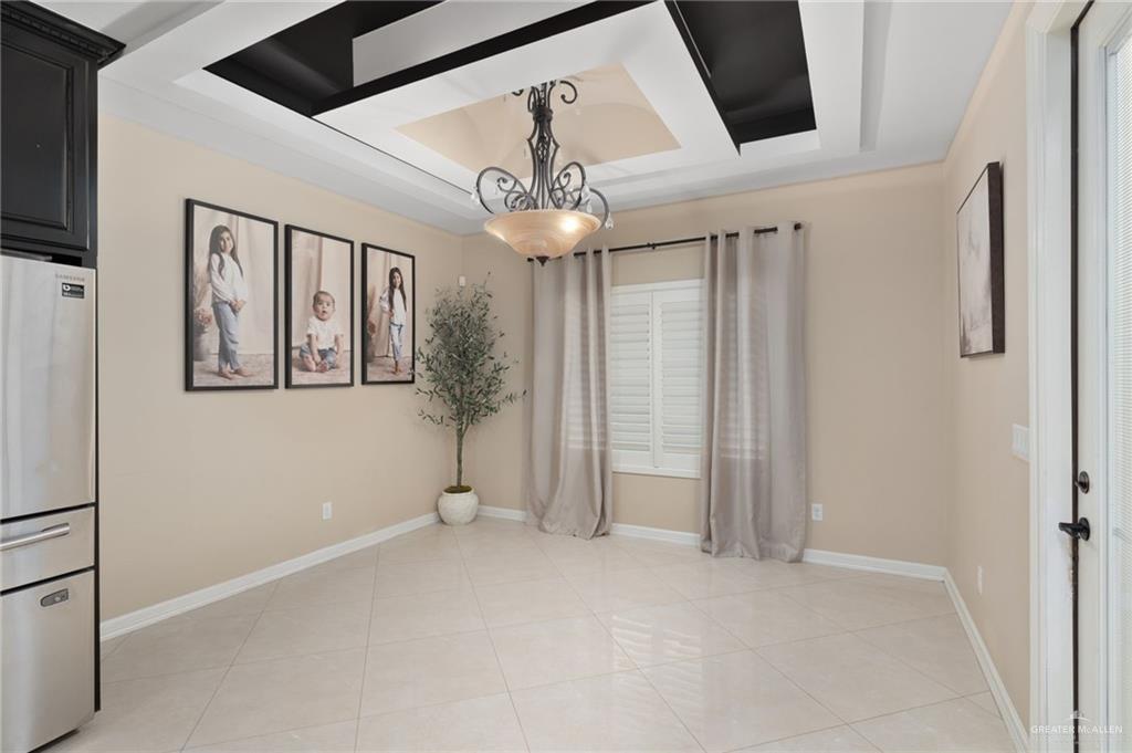 Photo 7 of 1806 Silverado Street