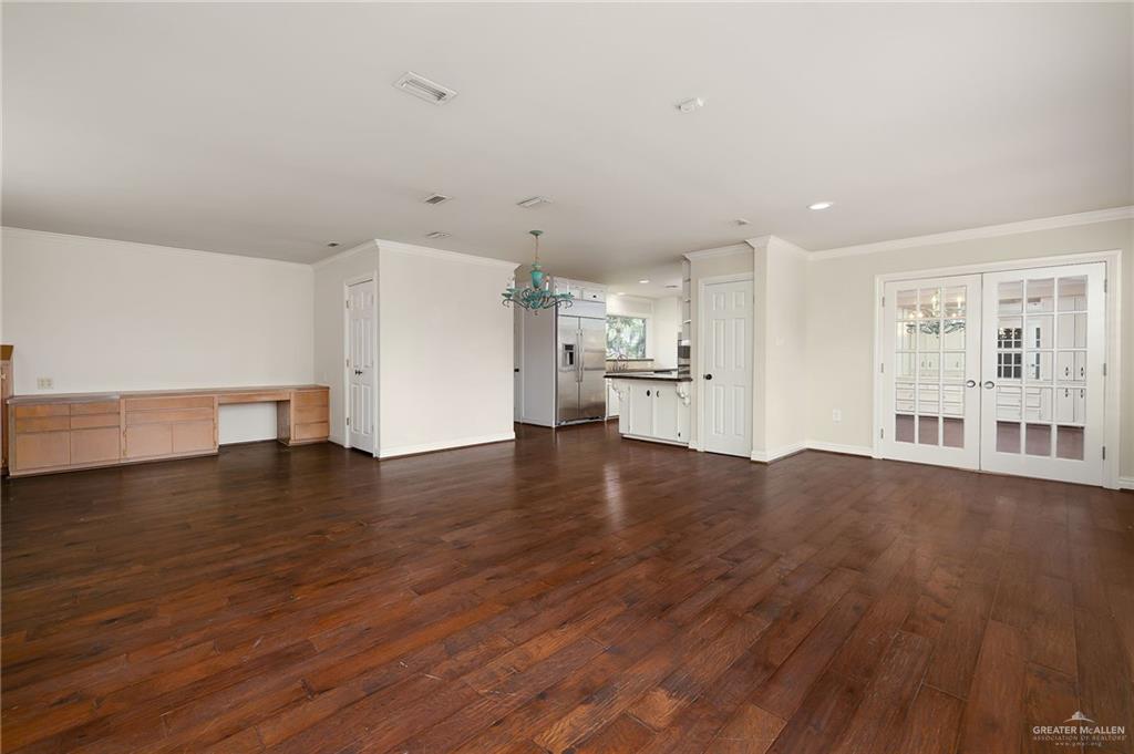 Photo 12 of 4015 Hobbs Drive