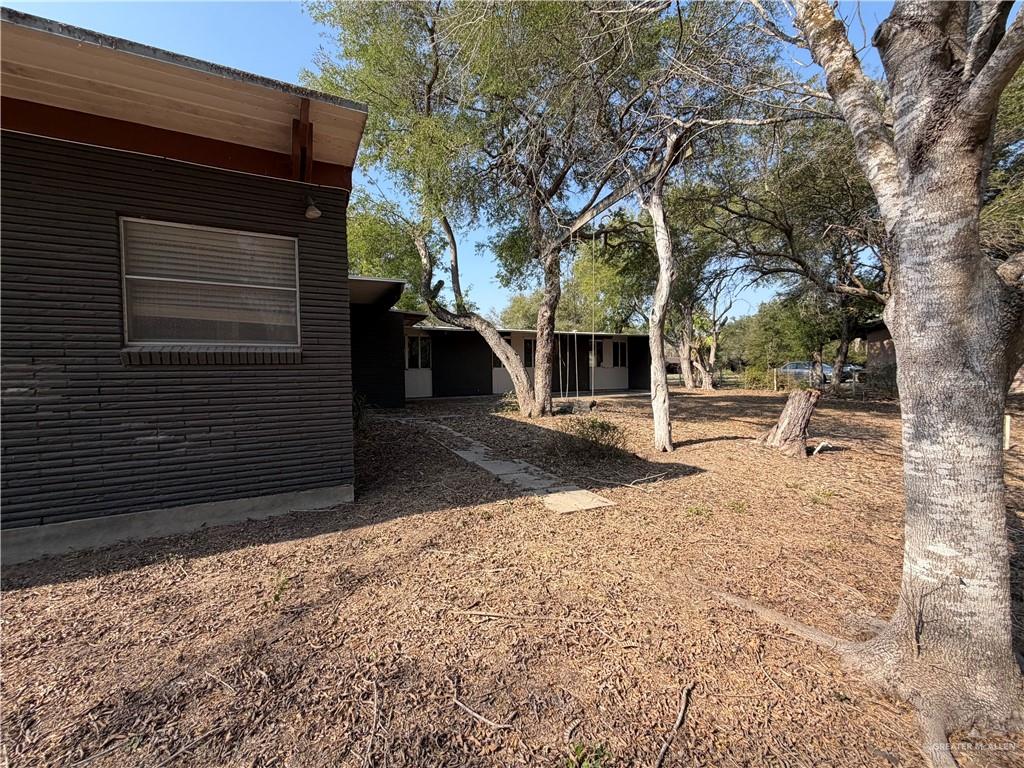 Photo 5 of 1618 Parkwood Drive