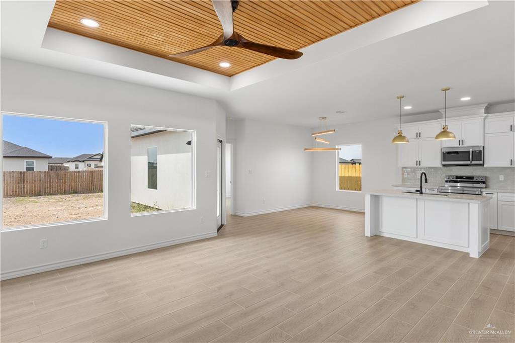 Photo 4 of 1514 Karianna Drive