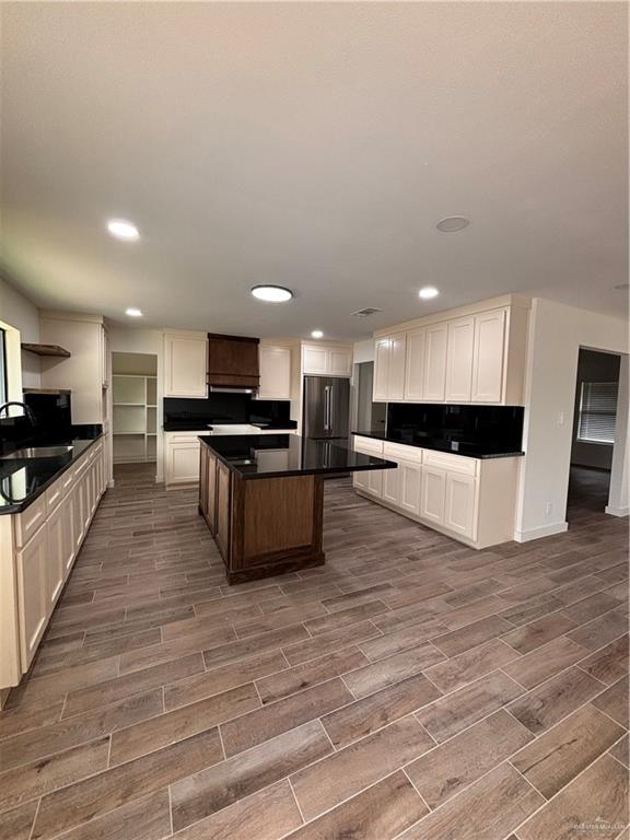 Photo 7 of 425 Tanglewood Drive