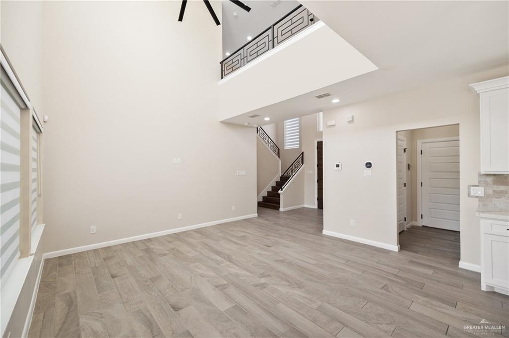 Photo 7 of 3418 Coppermine Avenue