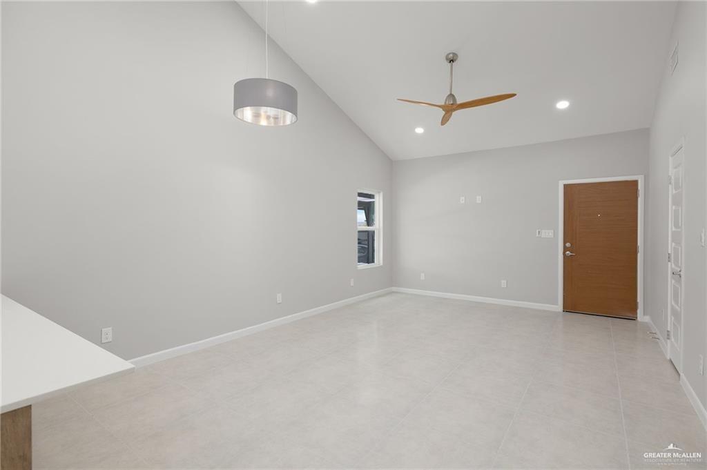 Photo 5 of 800 Oriole Road