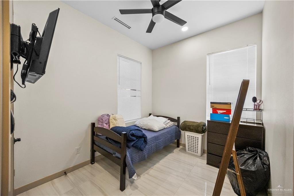 Photo 40 of 200 Grovewood Avenue