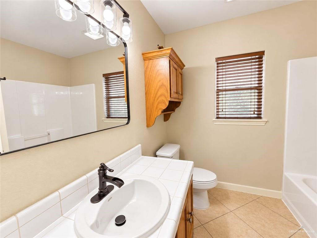 Photo 8 of 690 Bowie Street