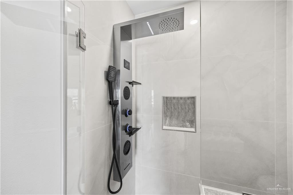 Photo 13 of 302 Valencia Drive