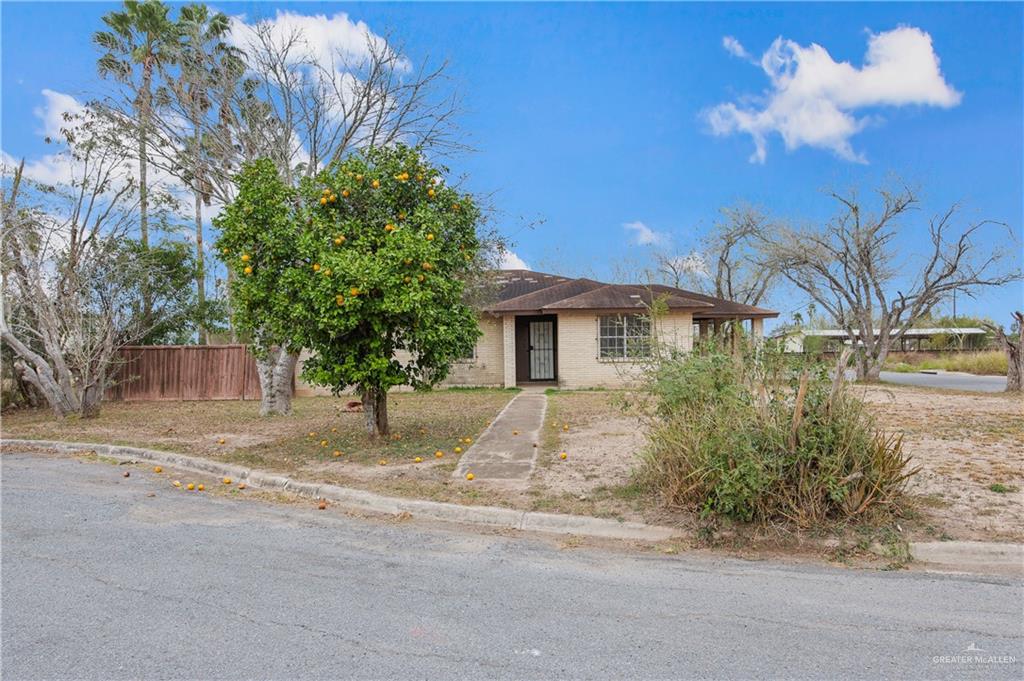 Photo 27 of 839 La Circle