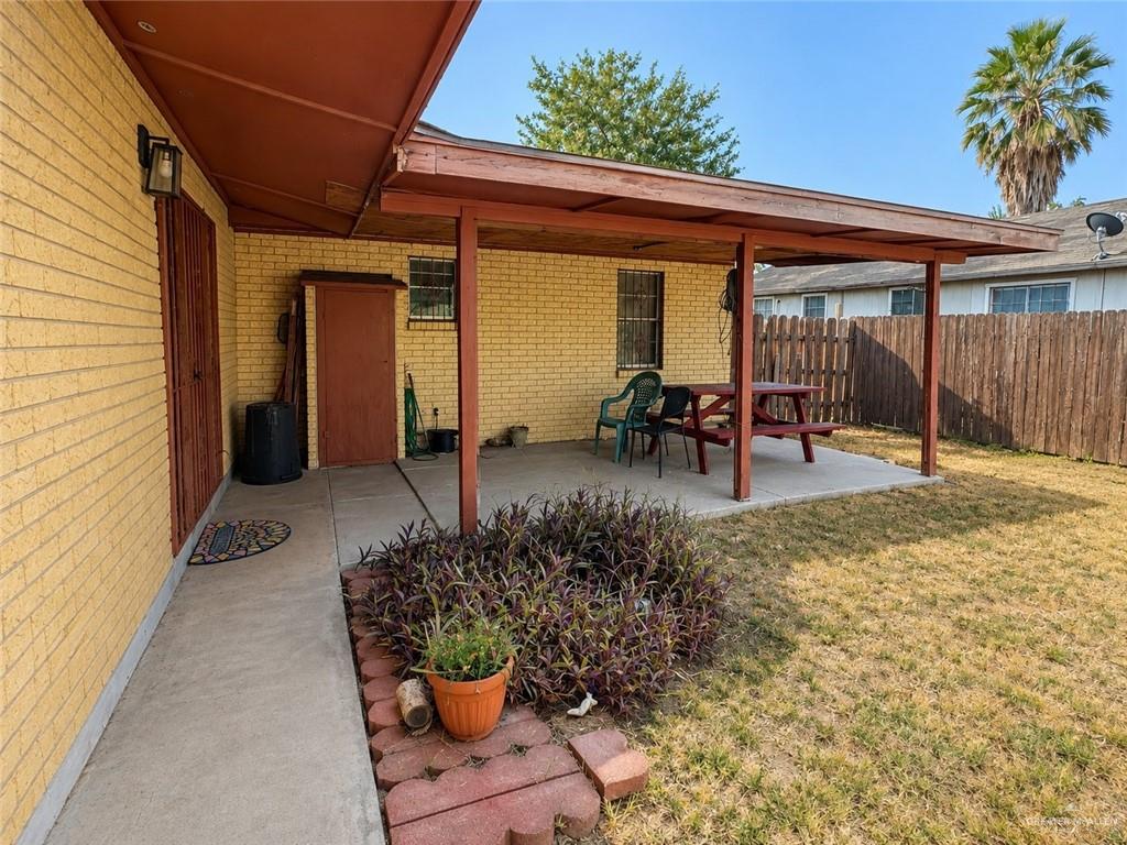 Photo 3 of 1622 Raul Longoria Road