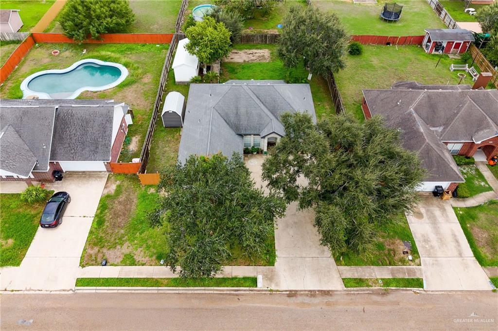 Photo 2 of 819 Quail Hollow Drive