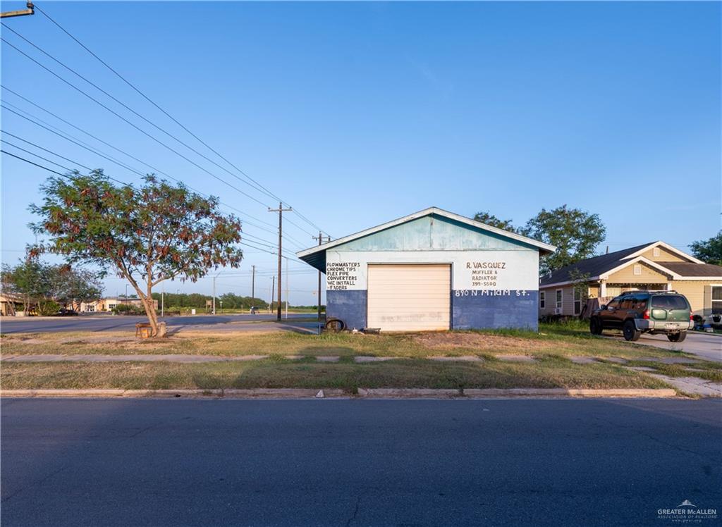 Photo 3 of 890 Milam Street