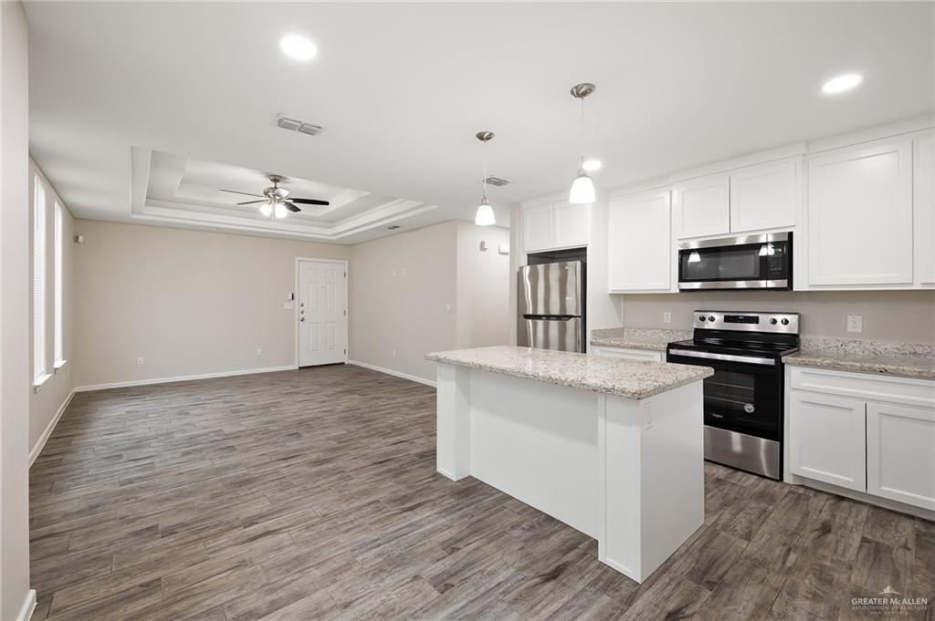 Photo 3 of 1409 Alta Vista Drive