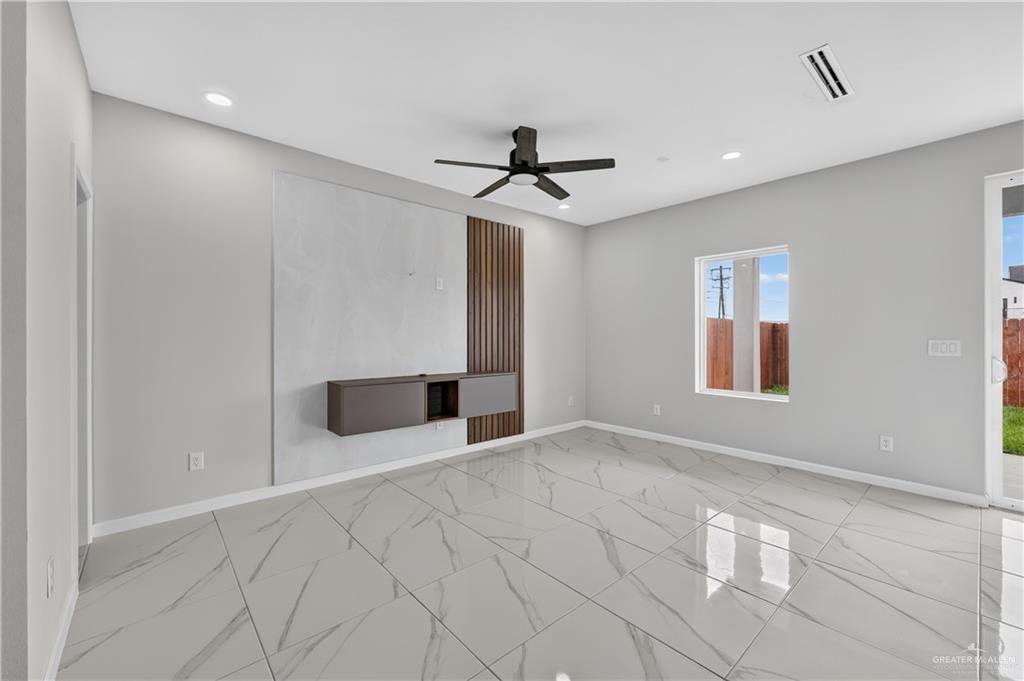 Photo 5 of 3411 K Lane