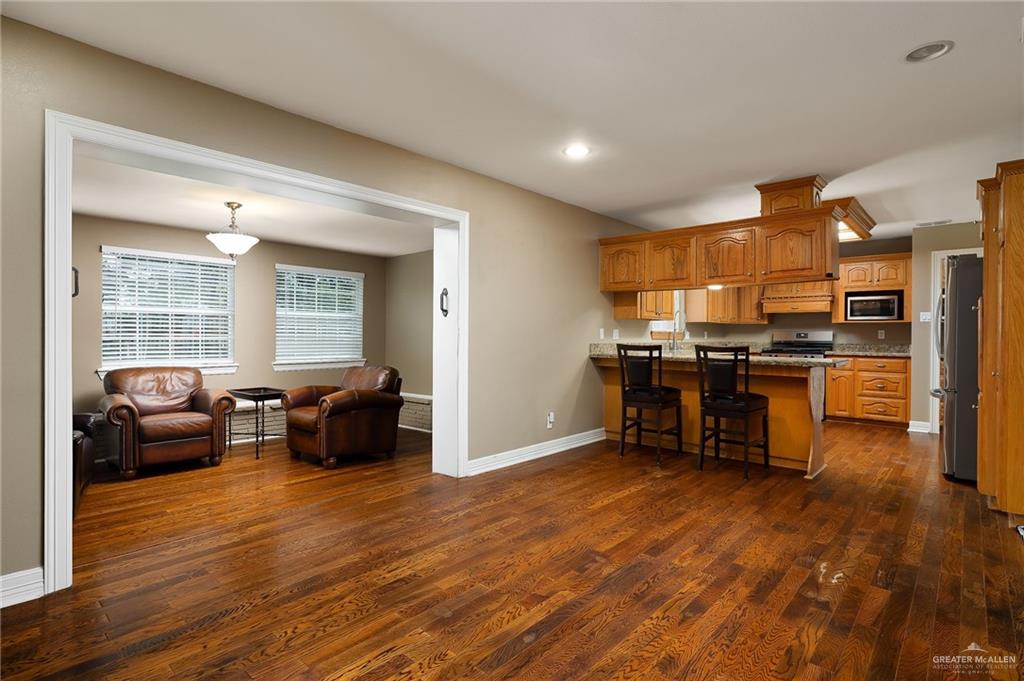 Photo 8 of 1401 Highland Avenue