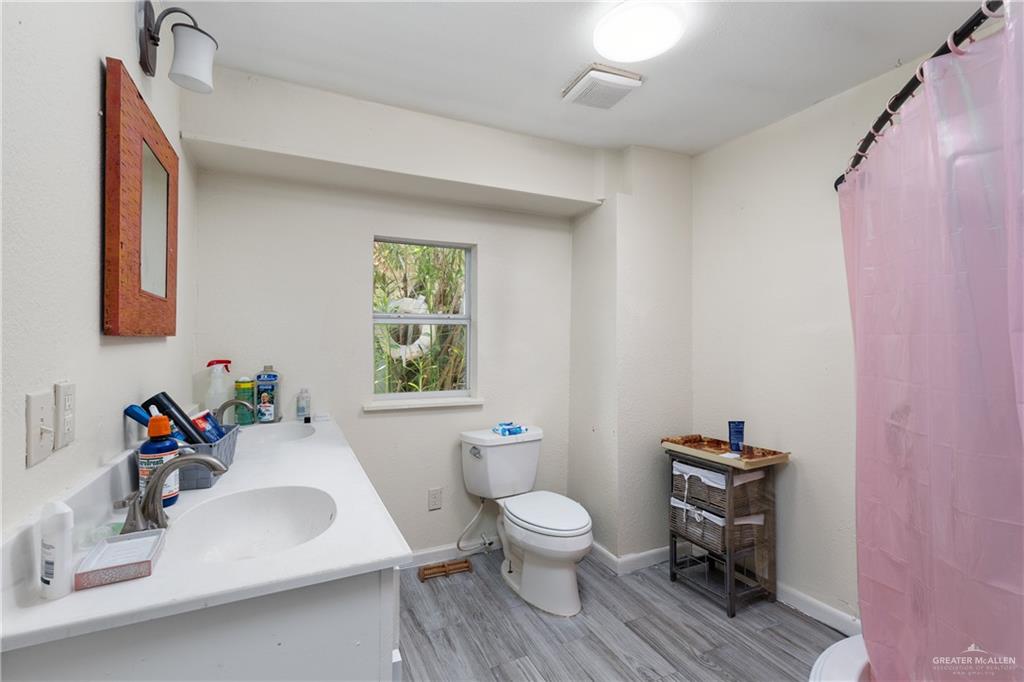 Photo 6 of 104 Oleander Street